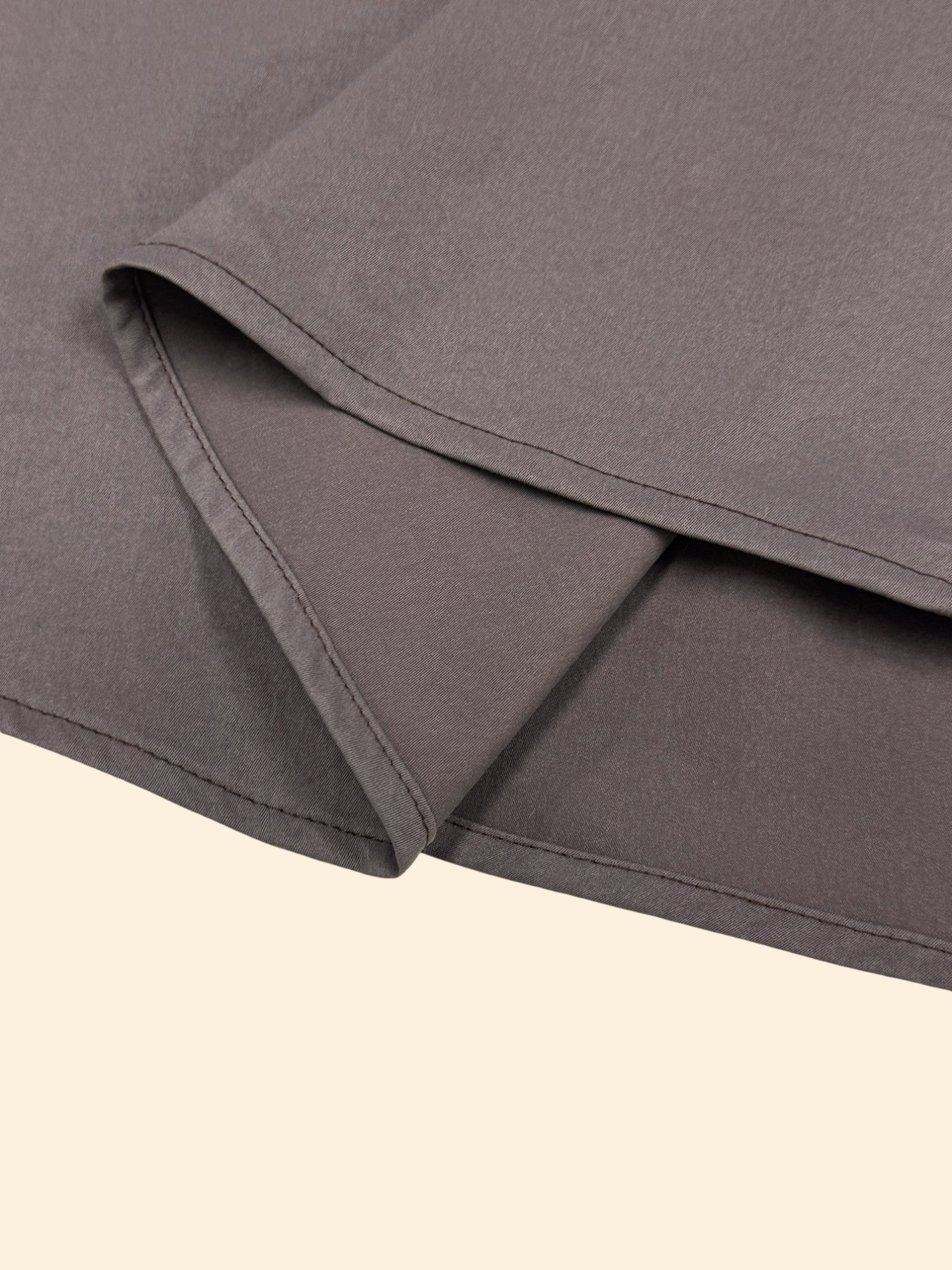 Midikleid mit Gürtel und Rüschen